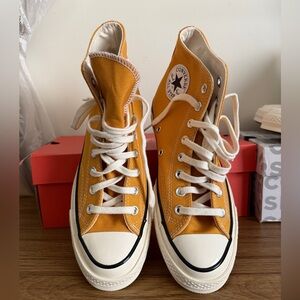 Mustard yellow Converse chuck 70 NEVER WORN, new in box size 9.5 (women’s)